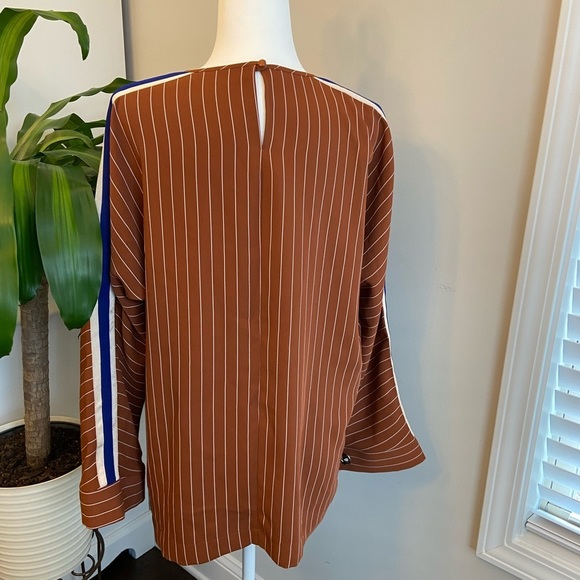 SALE! 🔔 Lalem Modern Statement Blouse - Size 40 - Picture 3 of 8
